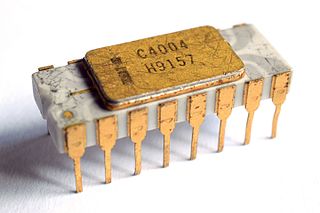Un processeur Intel C4004, Source : Wikipedia
